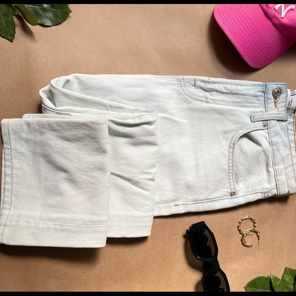 Zara “The Real HR Straight” Arctic Bleached Denim Jeans